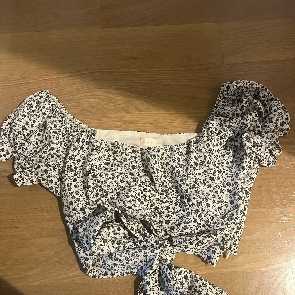 Altar'd State Black and White Floral Blouse